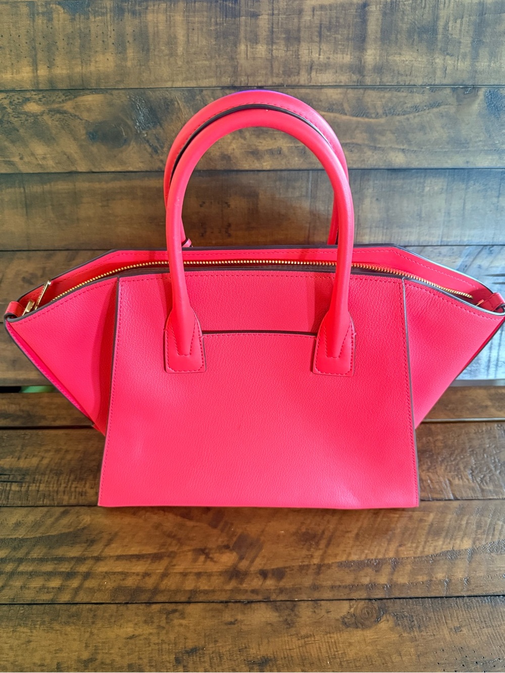 NWOT Michael Kors Coral Leather Satchel with Gold Charm - Picture 2 of 8